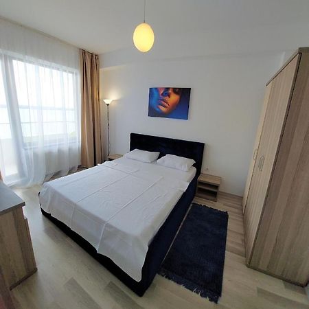 North Club Apartments Mamaia Exterior photo